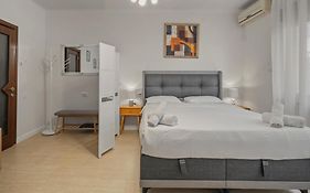 Upscale Studio, Walking Distance From The Old Town
